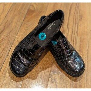 Clarks Brown Faux Alligator Slip On Loafers Comfy Bendables Size 8 Preppy Shoes